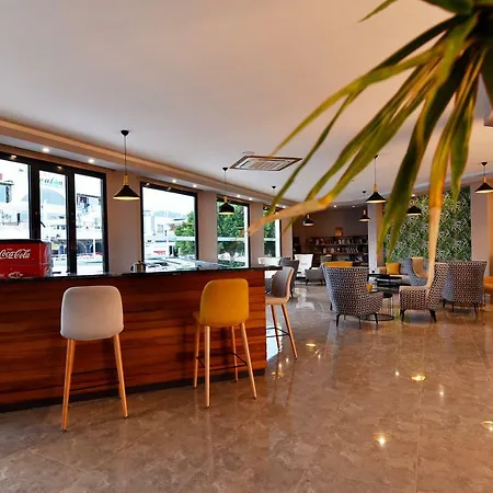 酒店 帕金阿雅斯度假村 4*
